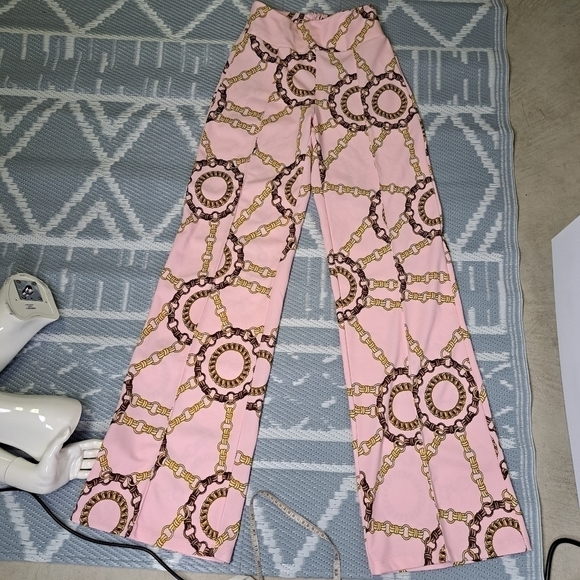 FASHIO Nova Chained Heart Pants - Picture 4 of 12